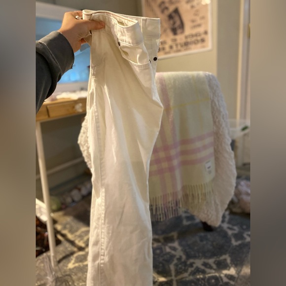 White Mid rise slightly cropped bootcut Eddie Bauer pant/jeans - Picture 3 of 3